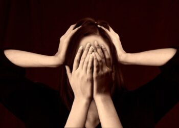 Relación entre el dolor de cabeza y el cansancio
