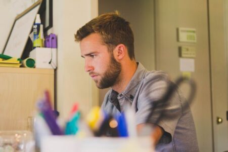 Por qué no puedes concentrarte y cómo dejar de perder el enfoque