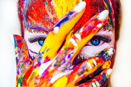 Pinta tu hogar de felicidad: cómo el color puede influye en tu estado de ánimo